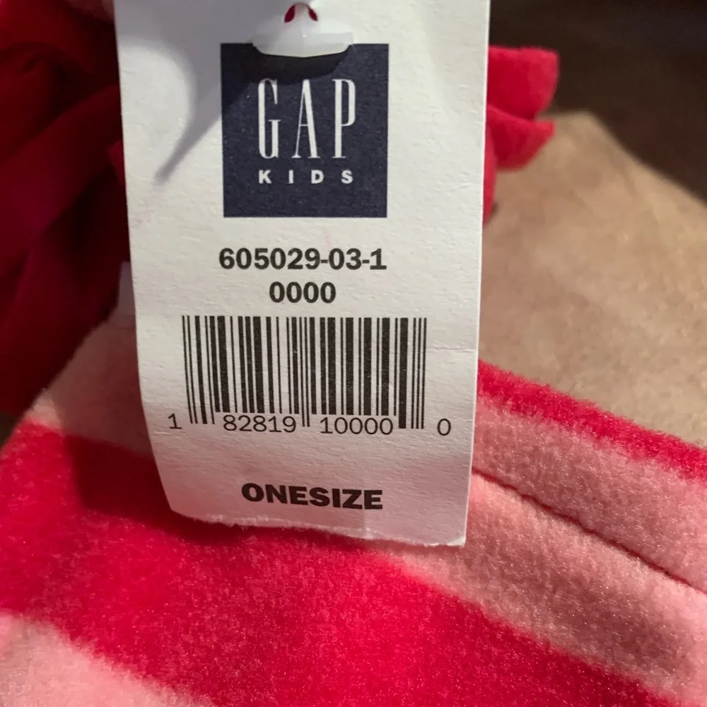 NWT!! GAP Kids Reversible 🧣 Scarf and Mitten Set Size L
3 for $15 with 💕 - Picture 3 of 7